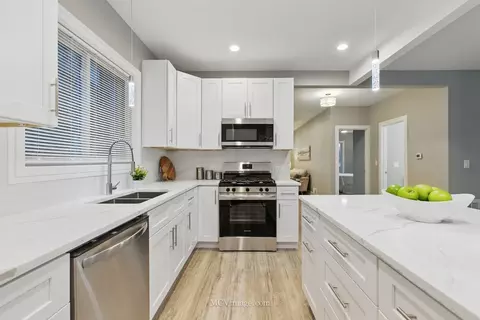 9221 S Lowe Ave, Chicago, IL 60620 photo 6