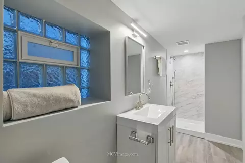 9221 S Lowe Ave, Chicago, IL 60620 photo 24