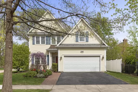 569 Prairie Ave, Glen Ellyn, IL 60137