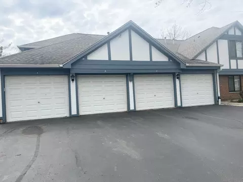 570 Cumberland Trl #A, Roselle, IL 60172