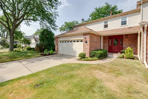 602 Dunsten Cir, Northbrook, IL 60062