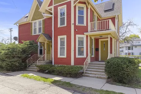 208 W Locust St, Dekalb, IL 60115