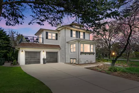 246 Northwood Rd, Riverside, IL 60546