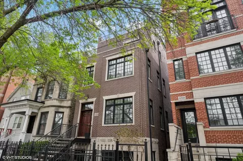 3723 N Clifton Ave #3, Chicago, IL 60613