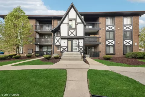 13615 Lamon Ave #504, Crestwood, IL 60445