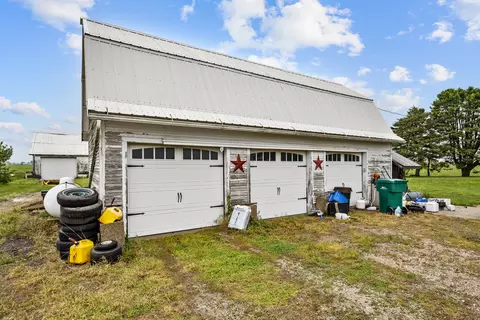 Exterior - 13459 N Tower Rd N, Lee, IL 60530 photo 7 of 8