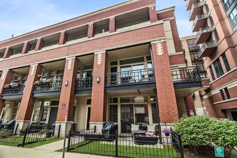 324 N Jefferson St #101, Chicago, IL 60661