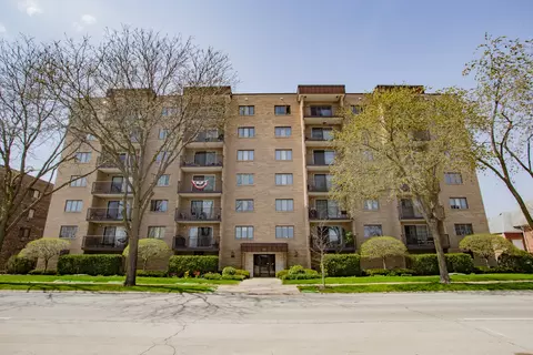 700 Graceland Ave #303, Des Plaines, IL 60016