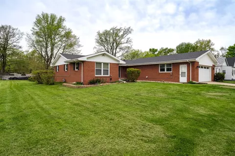Exterior - 1306 Ewing St, Bloomington, IL 61701 photo 2 of 5