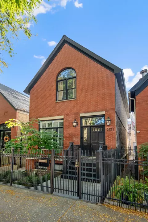 2131 W Cortland St, Chicago, IL 60647