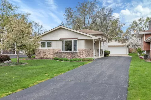 5860 Virginia Ave, Clarendon Hills, IL 60514