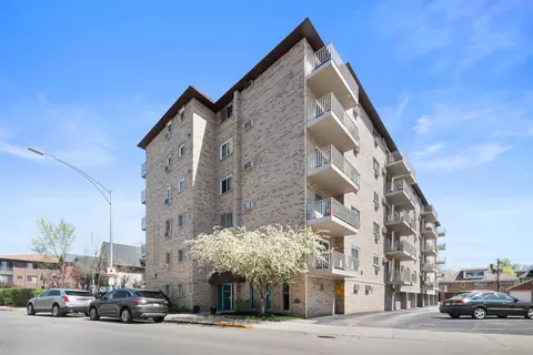 300 Circle Ave #3A, Forest Park, IL 60130