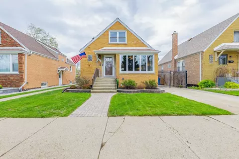5345 S Sayre Ave, Chicago, IL 60638