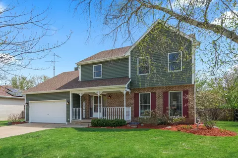 1334 Larson St, Sycamore, IL 60178