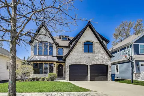 652 S Swain Ave, Elmhurst, IL 60126