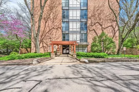 5800 Oakwood Dr #2A, Lisle, IL 60532