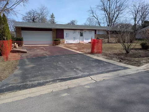 1153 Carol Ln, Glencoe, IL 60022