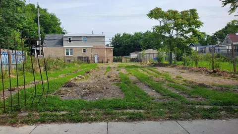 3516 W Chicago Ave, Chicago, IL 60651