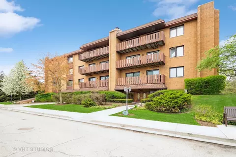 1795 Lake Cook Rd #108, Highland Park, IL 60035