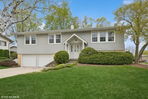 1750 Chippendale Rd, Hoffman Estates, IL 60169 photo 2