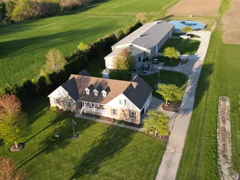17 N975 Harmony Rd, Hampshire, IL 60140