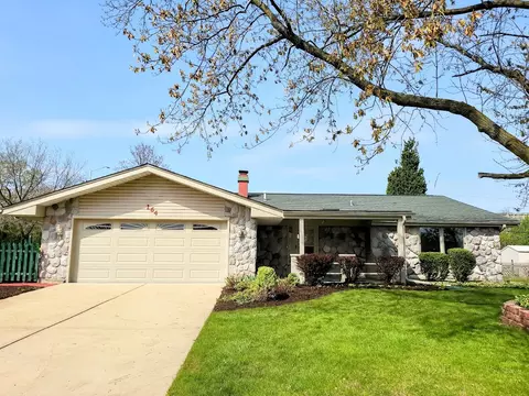 2 S164 Beaumont Ln, Lombard, IL 60148