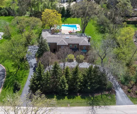 1240 Hill Rd, Winnetka, IL 60093