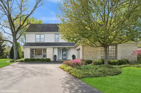 2960 Iroquois Rd, Wilmette, IL 60091