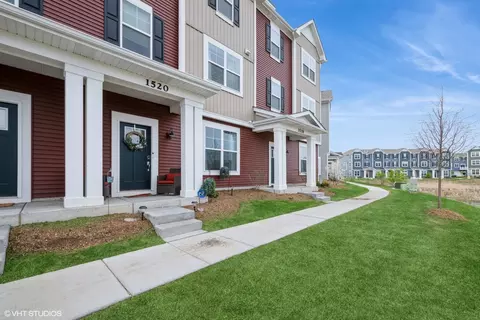 1520 Syracuse Dr, Grayslake, IL 60030