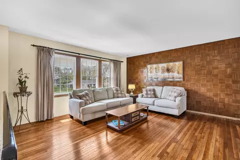 1755 Chippendale Rd, Hoffman Estates, IL 60169 photo 6