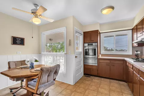 1755 Chippendale Rd, Hoffman Estates, IL 60169 photo 12