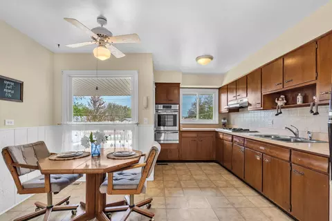 1755 Chippendale Rd, Hoffman Estates, IL 60169 photo 11