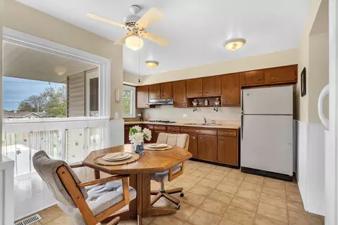 1755 Chippendale Rd, Hoffman Estates, IL 60169 photo 10