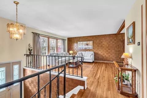 1755 Chippendale Rd, Hoffman Estates, IL 60169 photo 8