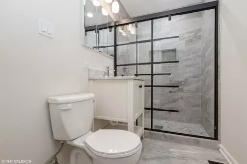 Bath - 6754 S 77th Ave, Bridgeview, IL 60455 photo 1 of 2