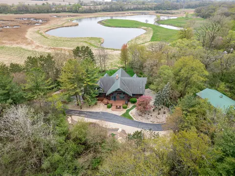 3317 S Country Club Rd, Woodstock, IL 60098