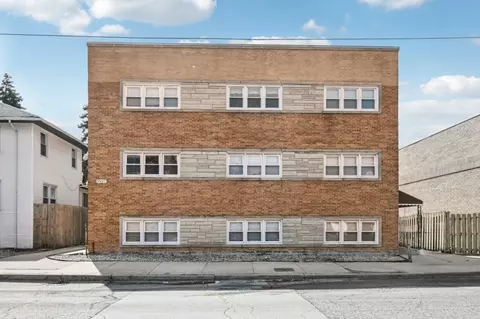 5927 W Addison St #2B, Chicago, IL 60634