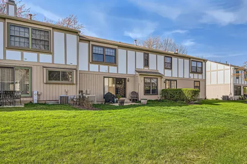 4551 Topaz Dr, Hoffman Estates, IL 60192 photo 7