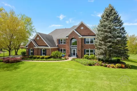 6 E N372 E Ridgewood Dr, Saint Charles, IL 60175