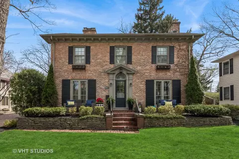 301 Rose Ter, Lake Forest, IL 60045