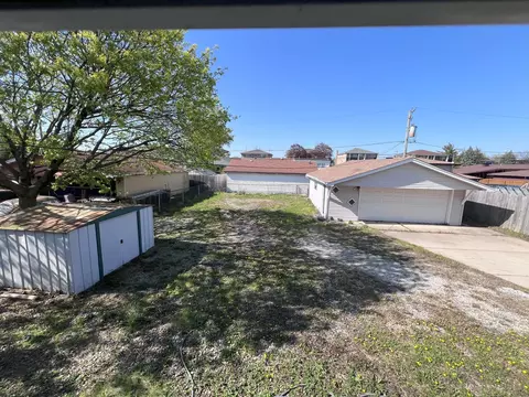 Exterior - 7824 W 80th St, Bridgeview, IL 60455 photo 3 of 4