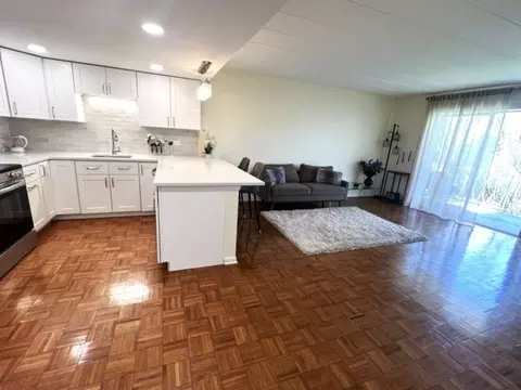 Kitchen - 200 Deborah Ln #14B, Wheeling, IL 60090 photo 1 of 6