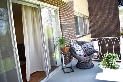 Exterior - 200 Deborah Ln #14B, Wheeling, IL 60090 photo 3 of 4