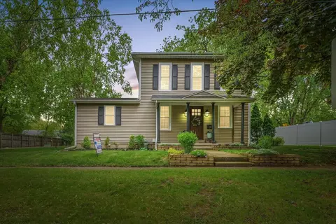 817 N Front St, Monticello, IL 61856