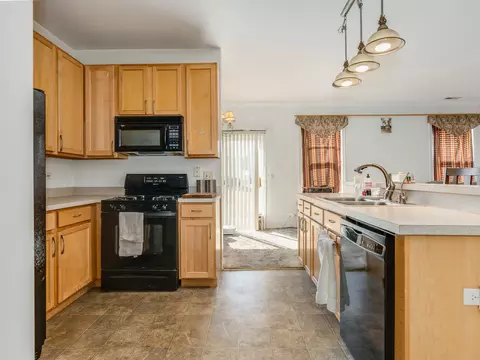 4017 Boulder Ct, Aurora, IL 60504 photo 4