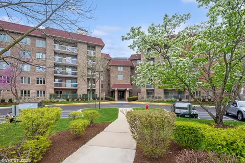 1220 Rudolph Rd #1K, Northbrook, IL 60062