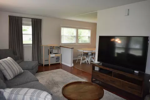 Living - 115 E 6th St, Gridley, IL 61744 photo 3 of 4