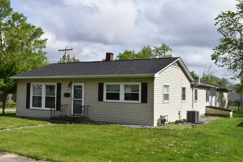 Exterior - 115 E 6th St, Gridley, IL 61744 photo 2 of 7
