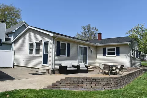 Exterior - 115 E 6th St, Gridley, IL 61744 photo 4 of 7