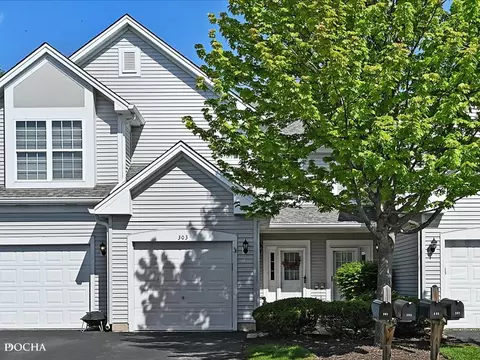 303 Huntington Ct, Oswego, IL 60543